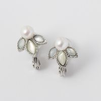 Ouca/淡水パール+マーキス白蝶貝イヤリング